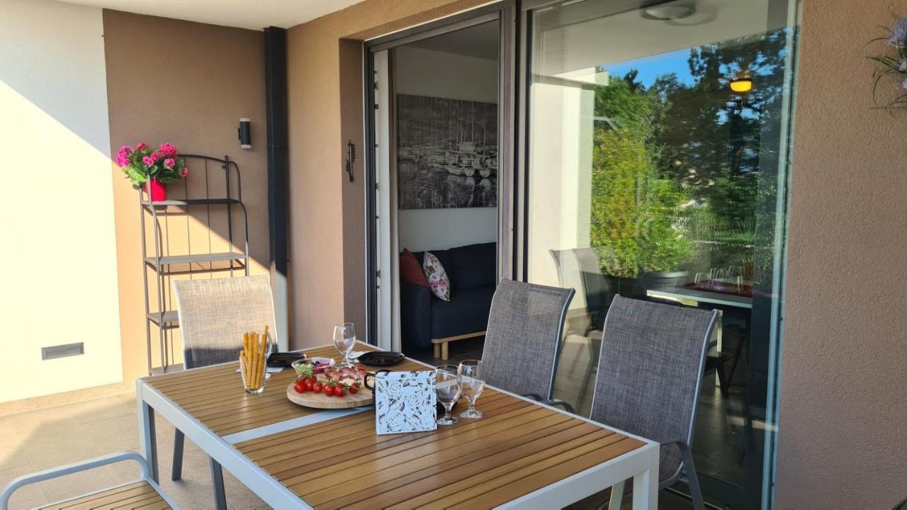 Vila Primorka Apartmani Oleander Šilo Esterno foto