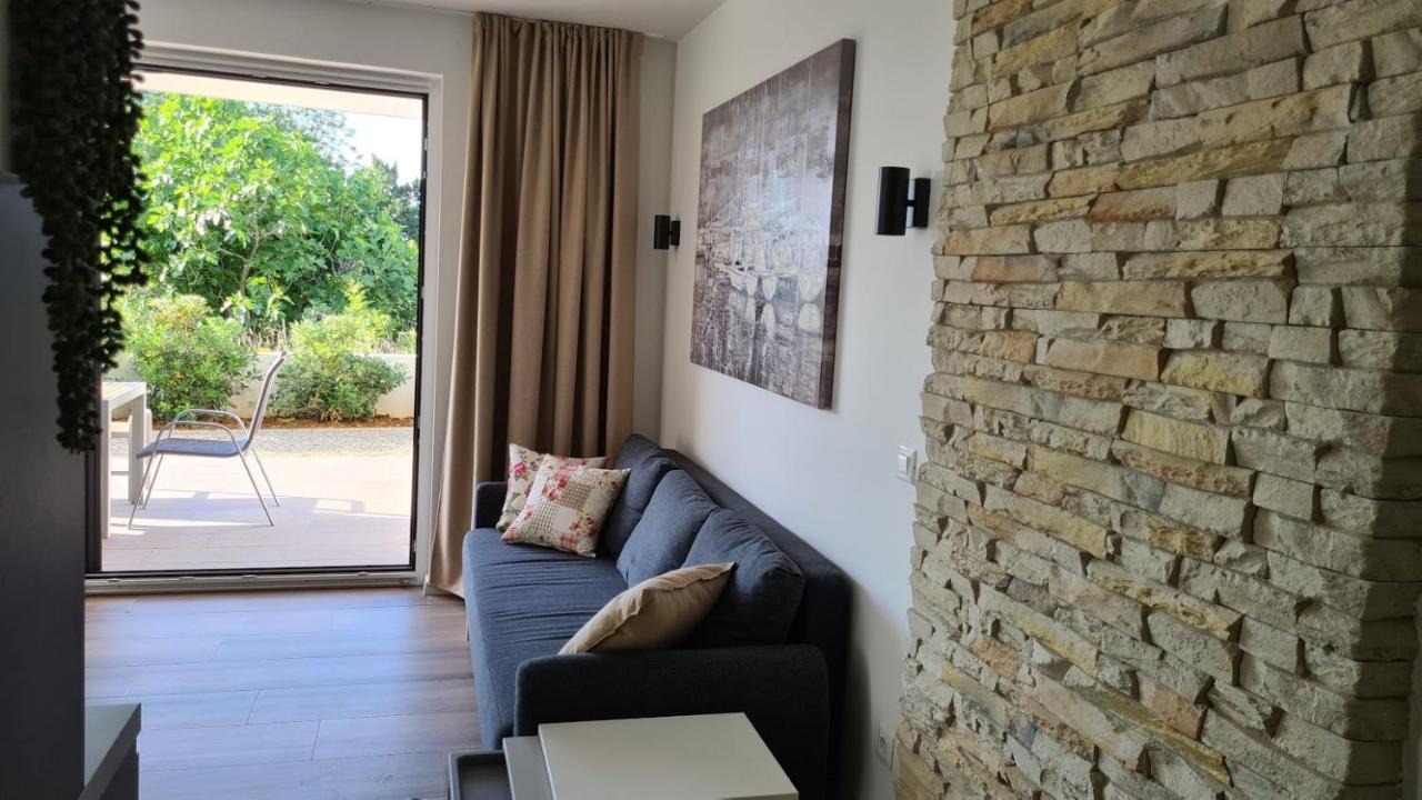 Vila Primorka Apartmani Oleander Šilo Esterno foto