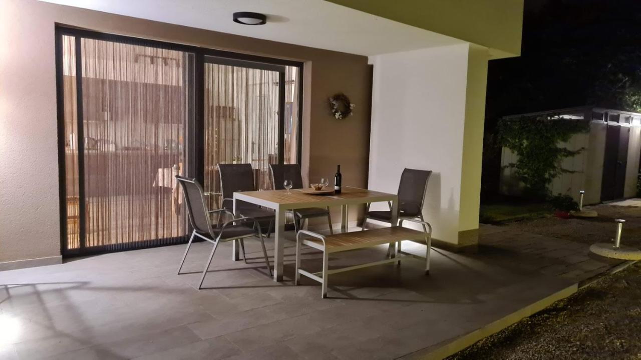Vila Primorka Apartmani Oleander Šilo Esterno foto